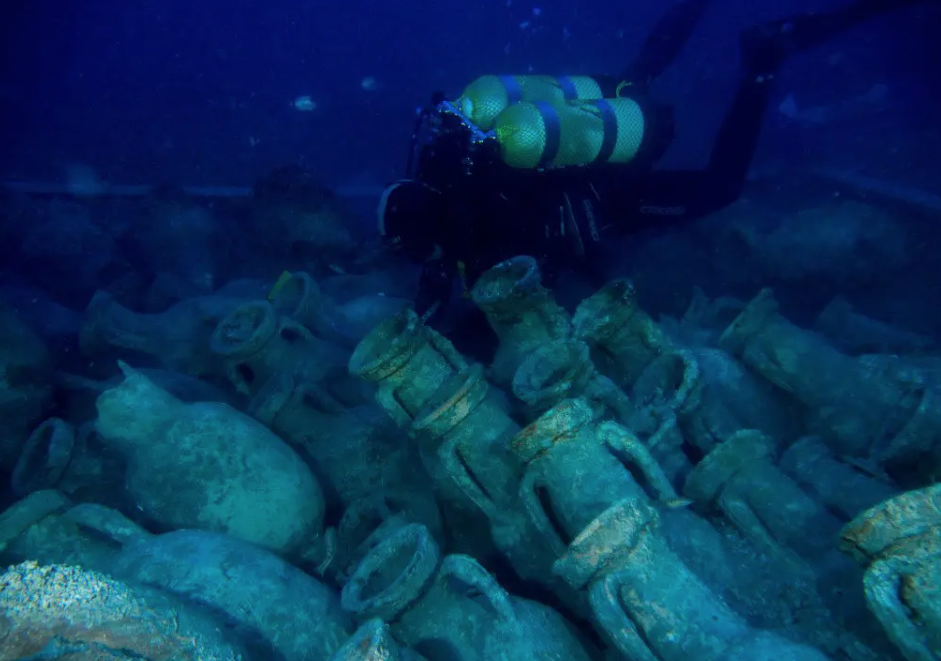 El Claustre y el Centre d’Arqueologia Subaquàtica de Catalunya (CASC)